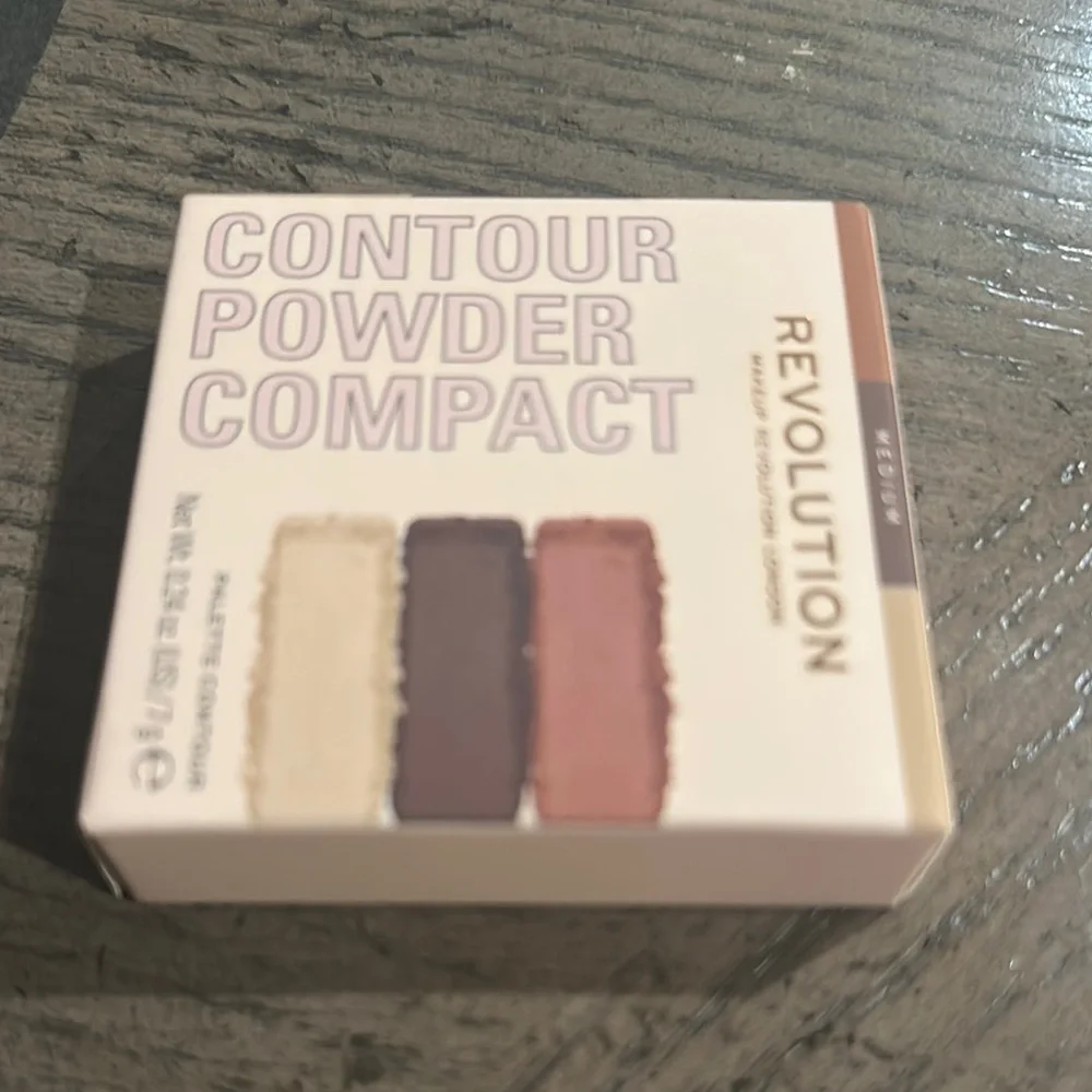 Revolution Contour Powder Compact - Medium/Cream, Brown, Tan